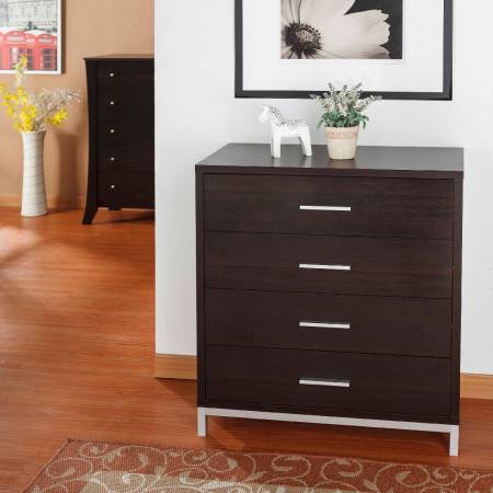 Kovová úchytka + velká zásuvka